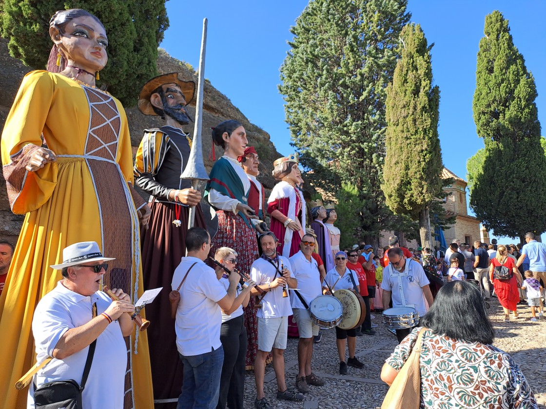 Alcorisa vuelve a subir al Calvario, fiel a su cita con la Exaltación del Sepulcro Glorioso