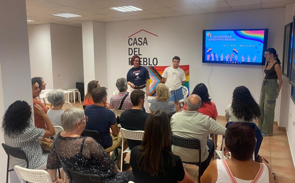 El PSOE de Teruel abre la Casa del Pueblo a conocer mejor al colectivo LGTBIQ+