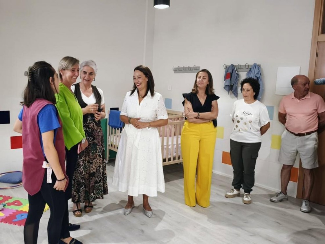 Alfambra estrena su nueva casa de infancia con cinco niños