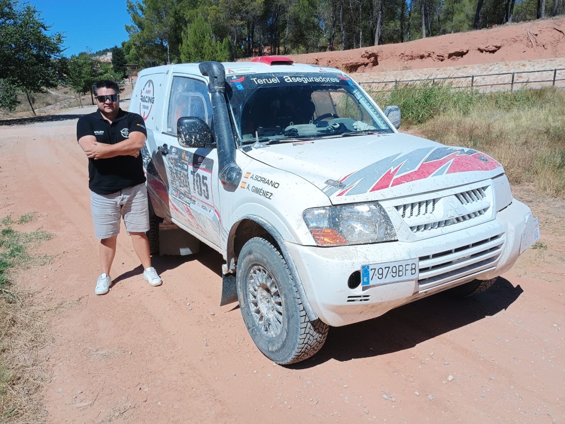 Ángel Giménez,  piloto turolense de Raid en Campeonato de España: “Al final esto es para la afición, siempre intentamos tener gestos para animarles y agardecerles”