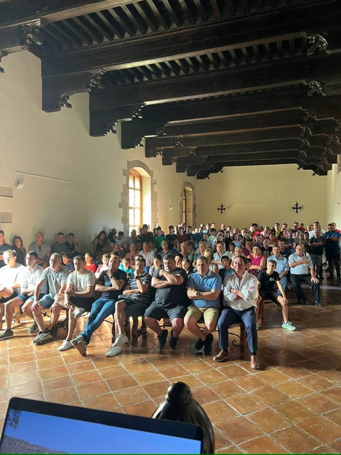 Cantavieja organiza el primer encierro de toros de Aragón por el 25 aniversario de la Peña Taurina