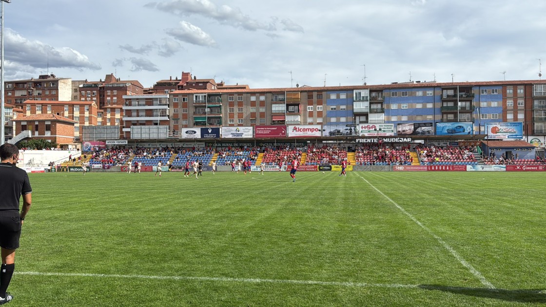 El Teruel pide la colaboración de la afición para mantener sano el césped de Pinilla