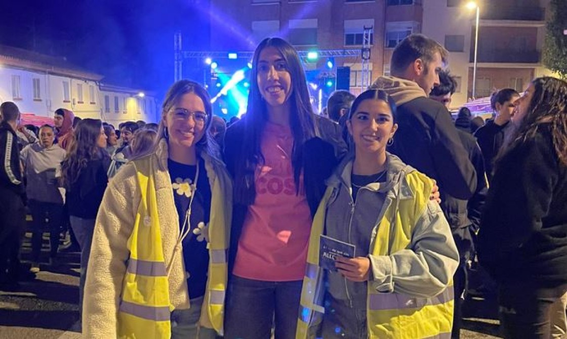 Dinamizadores de calle advierten de los riesgos del consumo de alcohol y sustancias a los jóvenes turolenses en las fiestas de San León