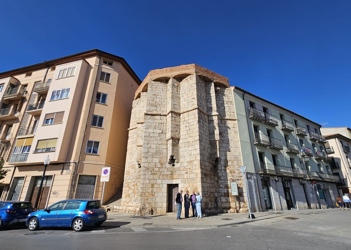 El Torreón de Ambeles quiere salir del ostracismo 550 años después de su construcción