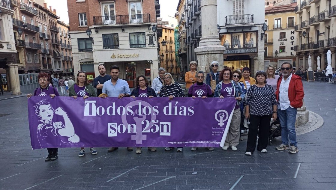 La Coordinadora Feminista denuncia recortes  de servicios en el IAM