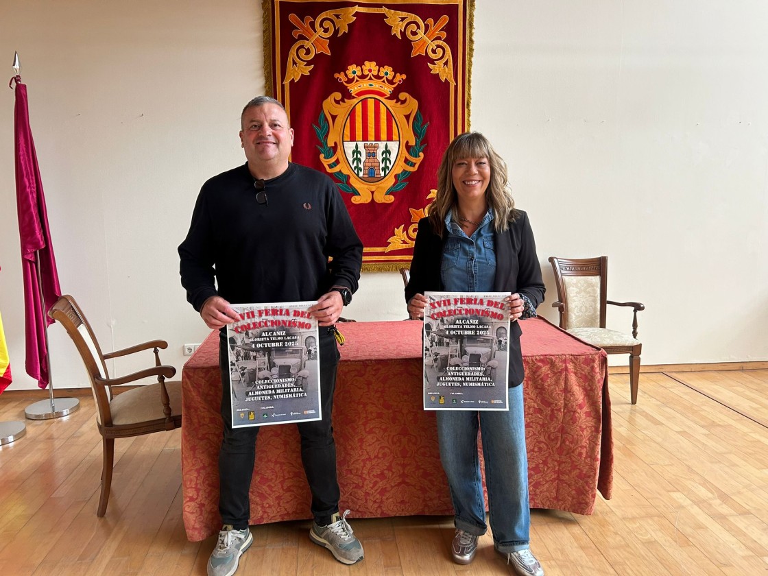 La feria de coleccionismo de Alcañiz se traslada a la Glorieta en su XVII edición