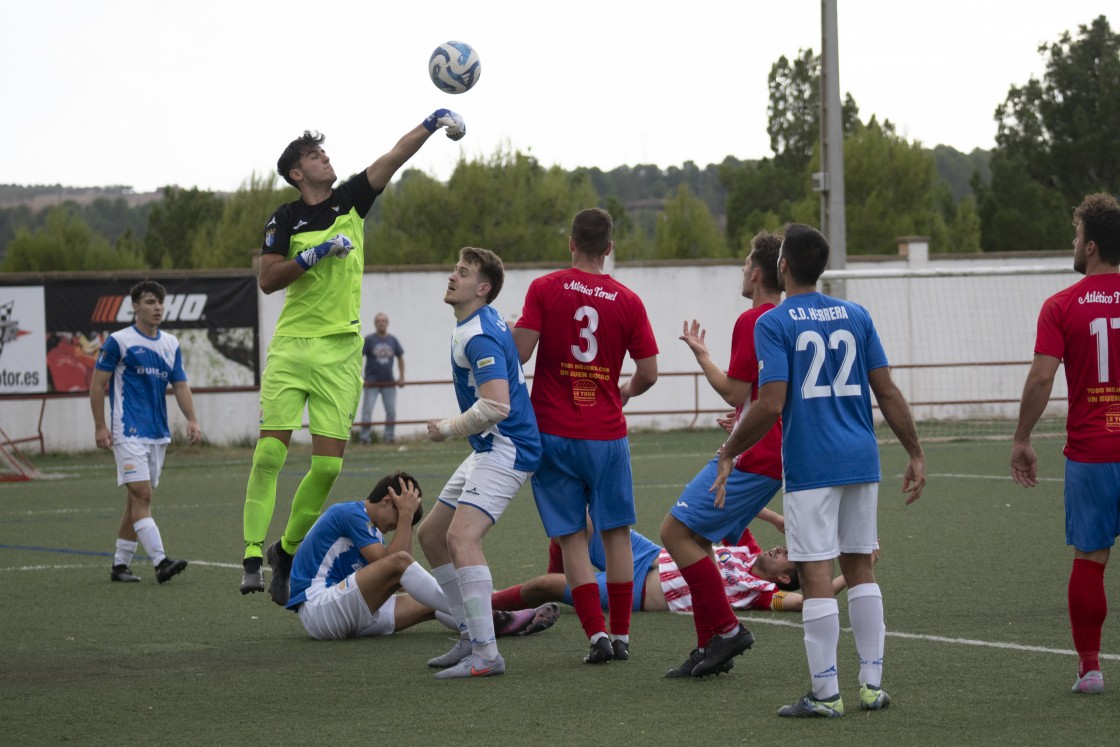 El Atlético Teruel advierte de que el césped del Antiguo Federativo causa lesiones