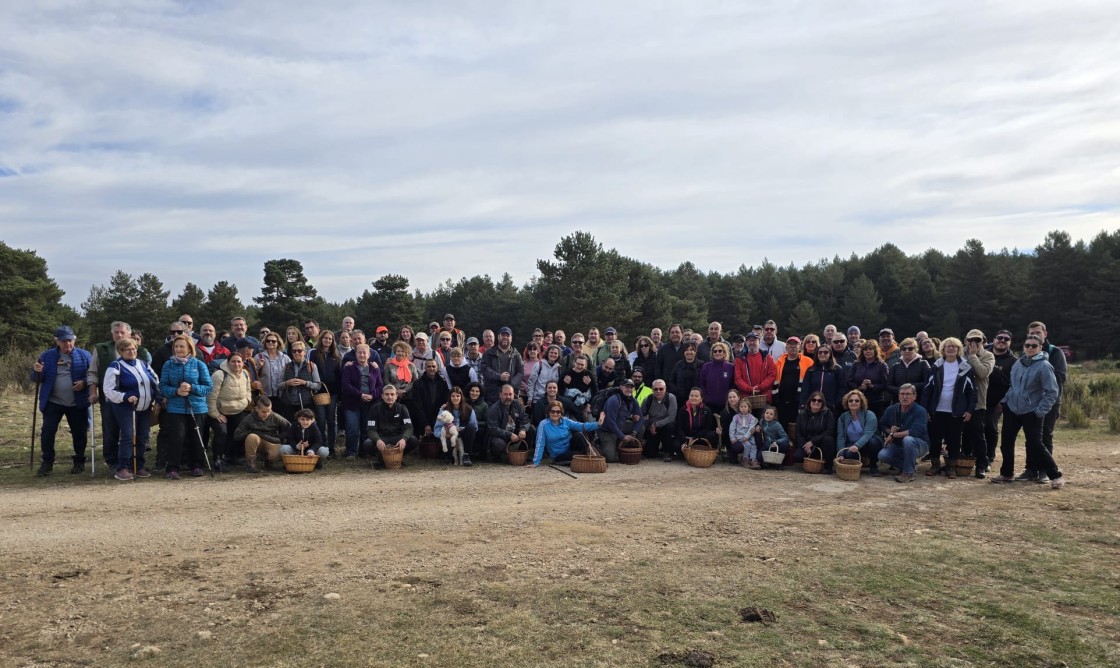Más de 140 personas asisten a la clásica jornada micológica de Valdelinares