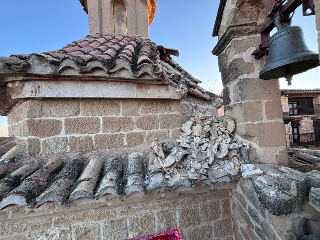 Un desprendimiento en la capilla del Pilar de Calaceite obliga a asegurar la zona