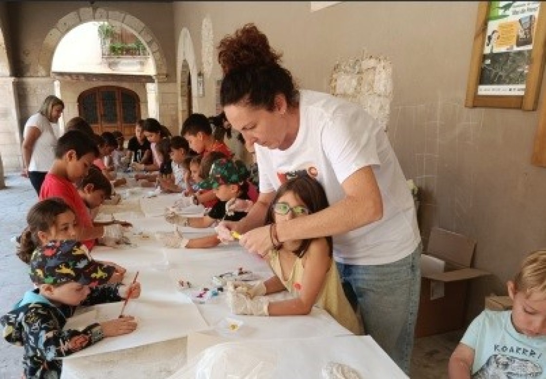 Escolares del Geoparque del Maestrazgo celebrarán el Día Internacional de la Geodiversidad con actividades sobre patrimonio paleontológico conducidas por la Fundación Dinópolis