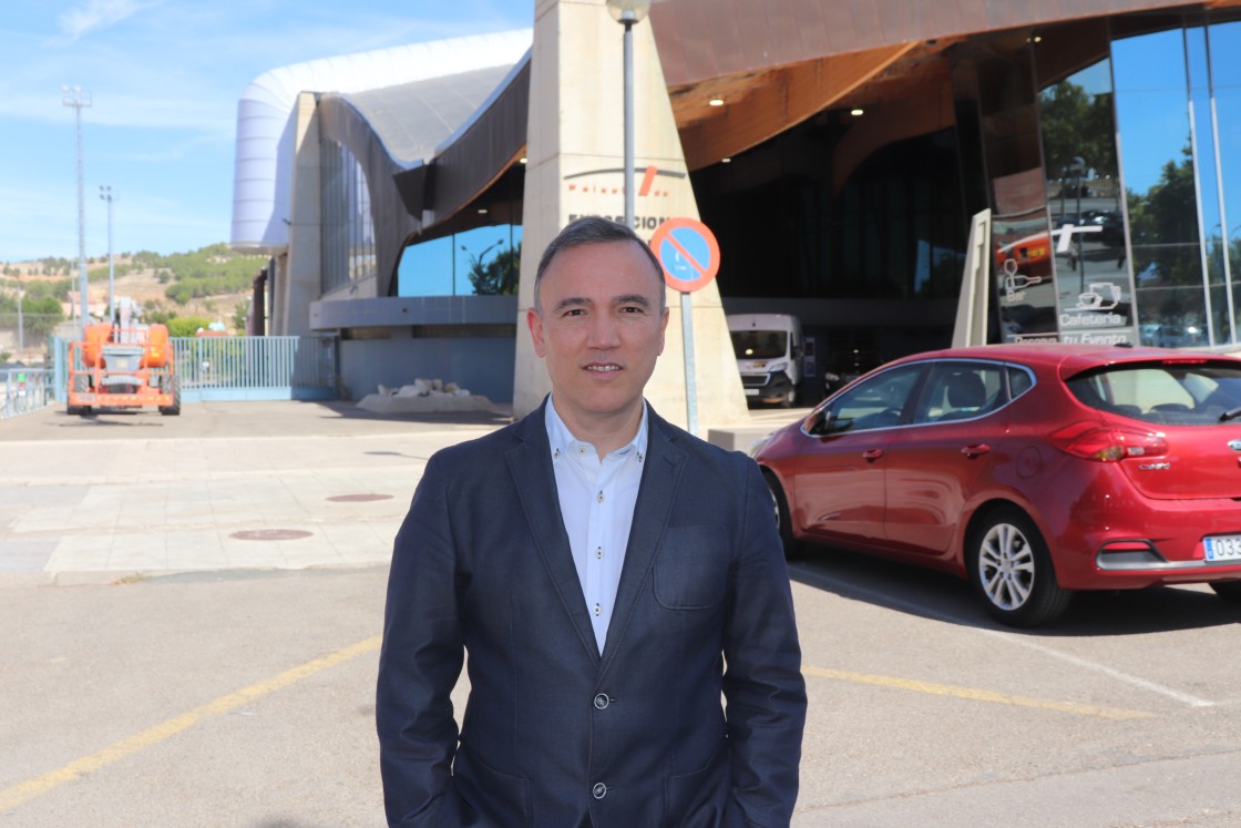 Juan Antonio León, catedrático en la Universidad Autónoma de Madrid y especialista en Ginecología: “Teruel te permite juntarte  y disfrutar y tratamos a los residentes con responsabilidad”