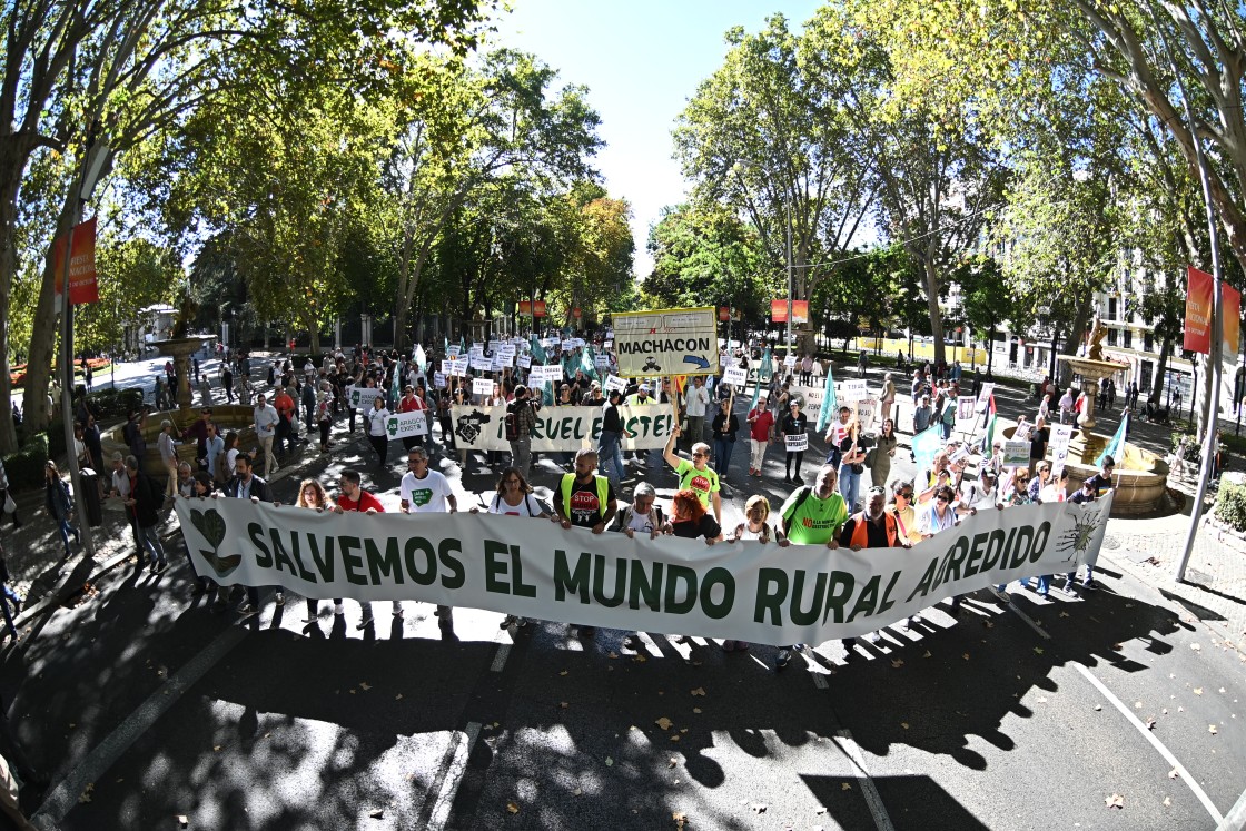 La España rural clama en Madrid contra las 