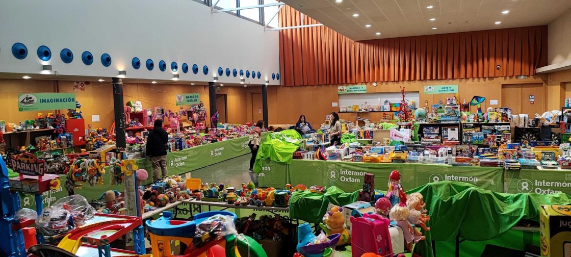 Las oficinas de Correos recogen juguetes para el Rastro de Oxfam Intermón