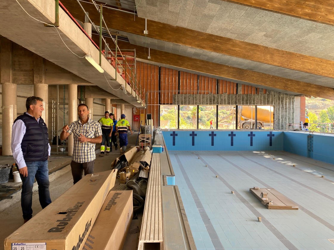 Alcañiz avanza en la renovación deportiva municipal con la nueva piscina y pistas de tenis