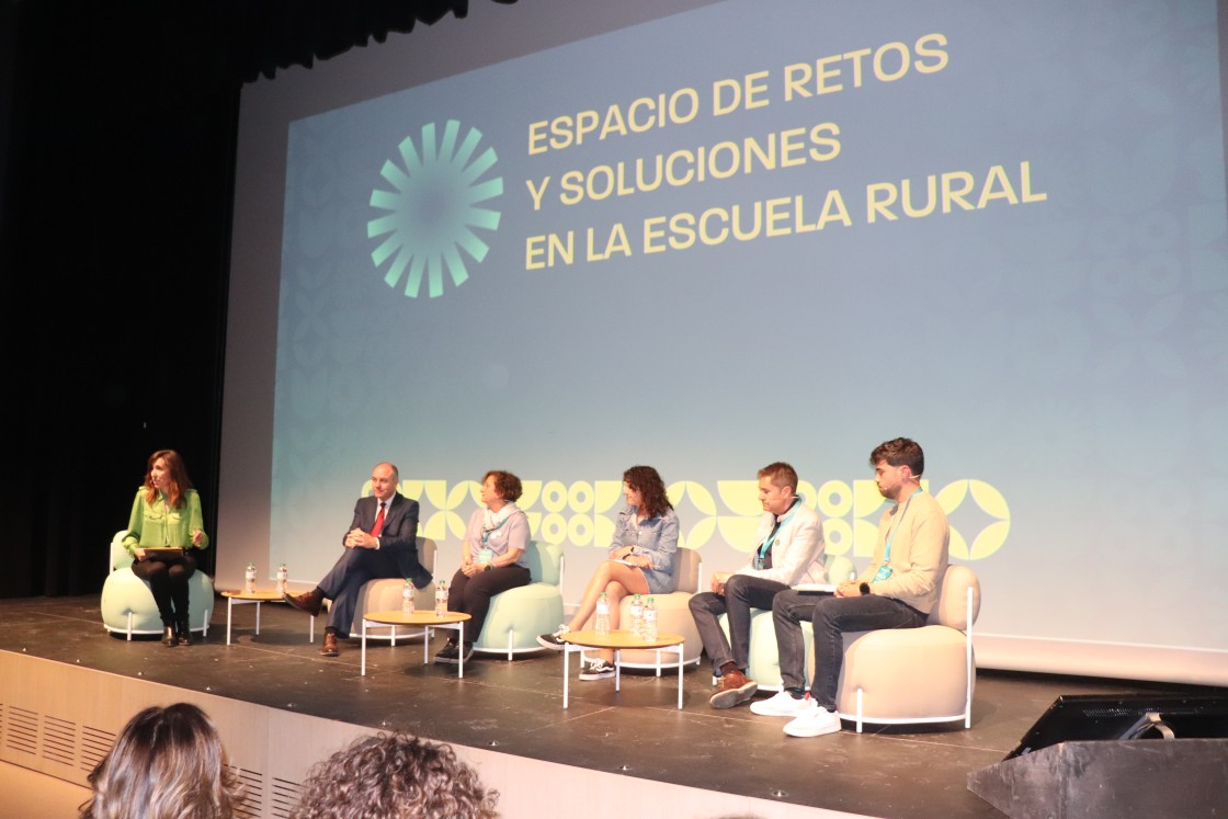 La Cátedra DPT Educación y Territorio impulsa una Microcredencial para la Escuela Rural