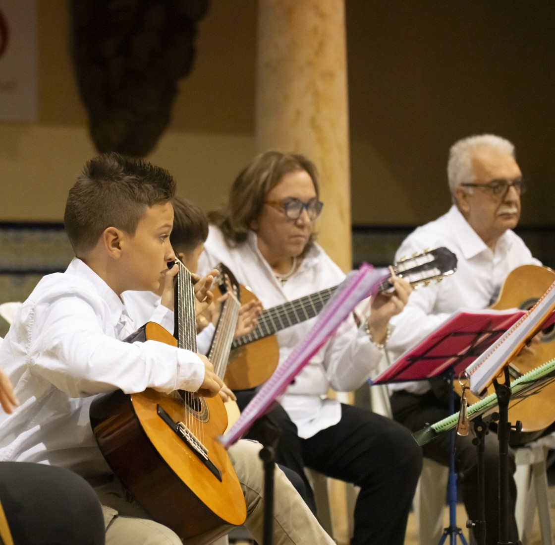 El Claustro del Obispado acoge el concierto del Día Mundial de la Guitarra