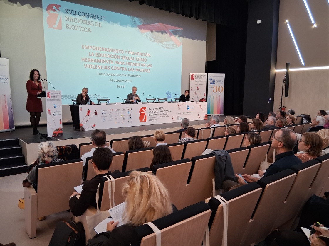 Mesas de debate sobre violencia y mujer y ética ciudadana y resolución de conflictos