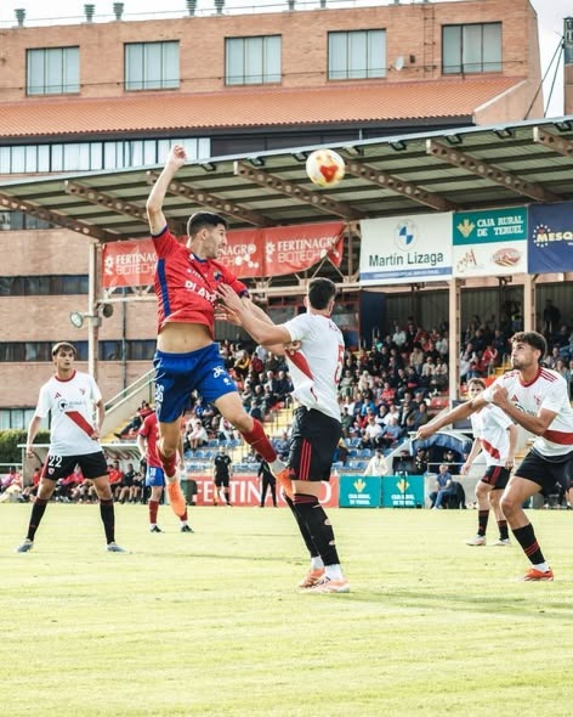 La fiesta en Ibiza para el Teruel será apagar a las estrellas del club balear (12:00 horas)