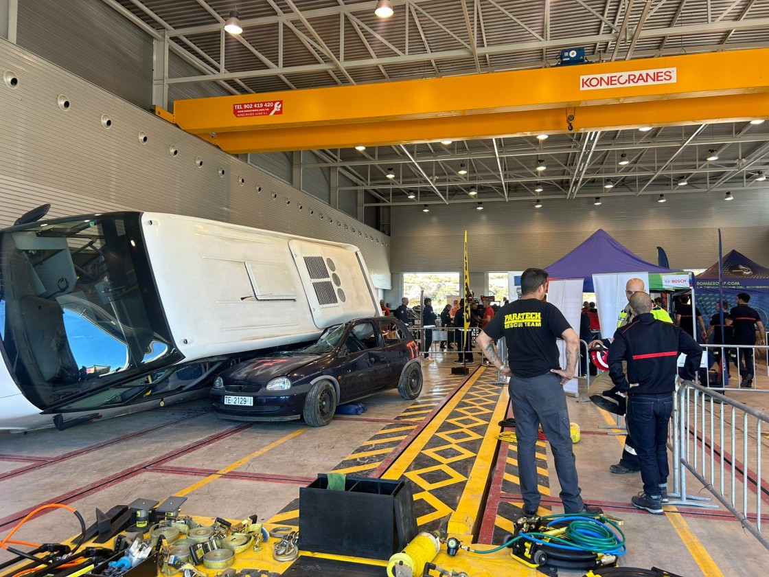 200 profesionales se forman en rescate  en una nueva edición de Aprat Rescue