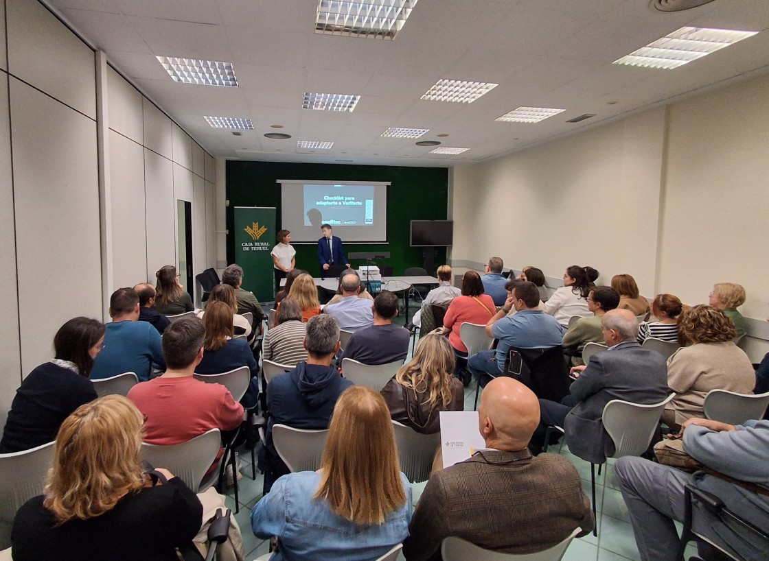 Más de 300 empresas  y autónomos turolenses conocen Verifactu