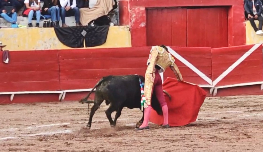 Tomás González yerra con los aceros una faena de triunfo grande a más de tres mil metros de altitud