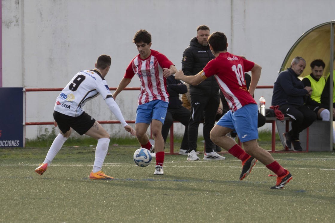 El Atlético Teruel golea al coloso Calatayud para ser ya segundo en Preferente