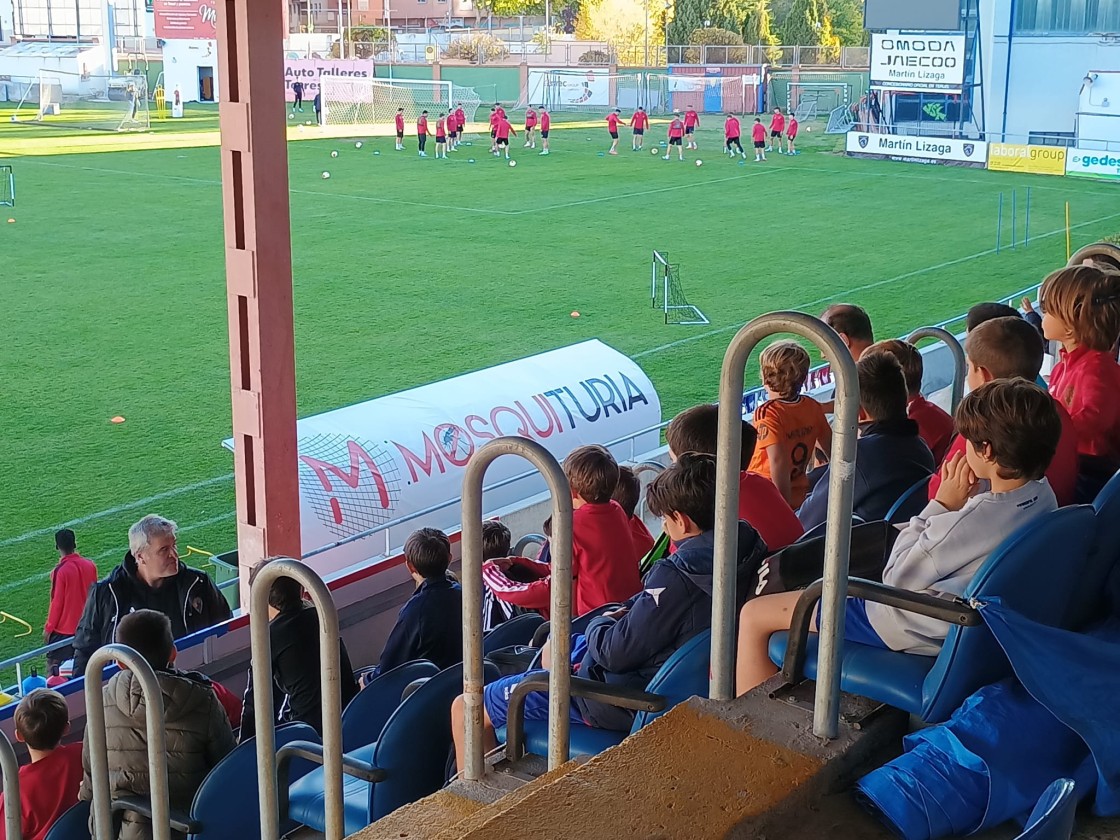 La Escuela y las inferiores del Teruel aglutinan ya a 550 jóvenes futbolistas