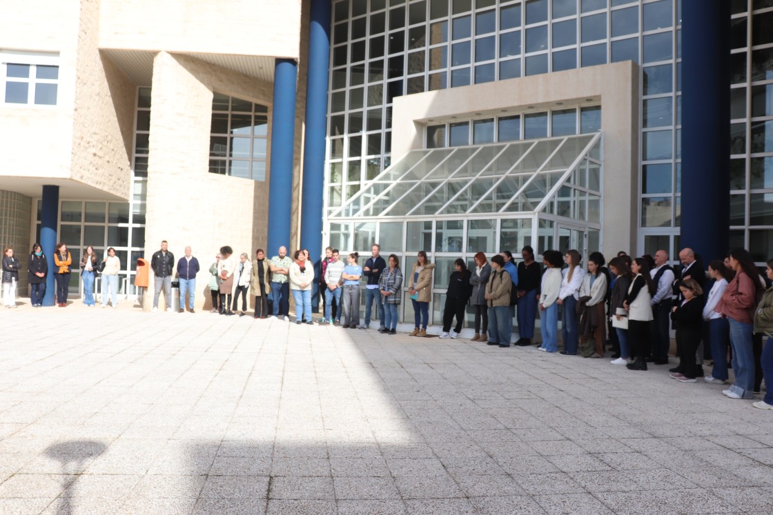 El Campus de Teruel se concentra en repulsa por la violencia de género