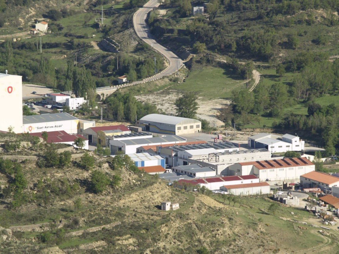 Hallan muerto a un vecino de Valdealgorfa atrapado en un tractor