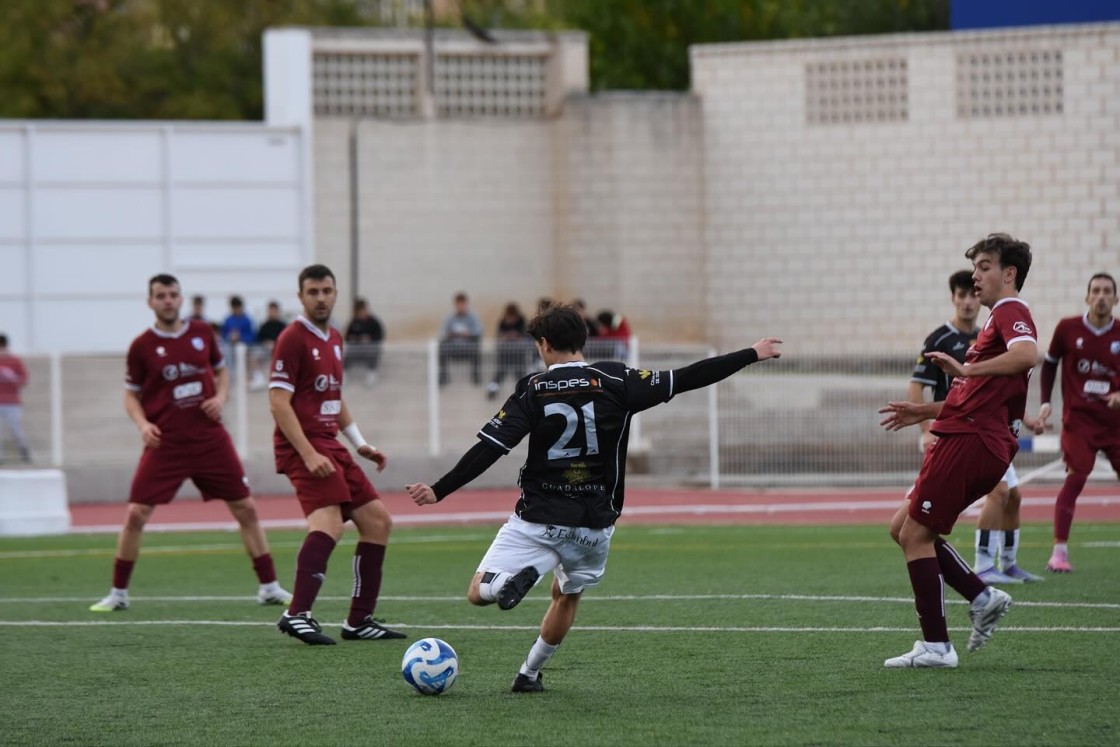 Duelo en lo alto de Alcañiz y Cella con el Atlético atento al podio