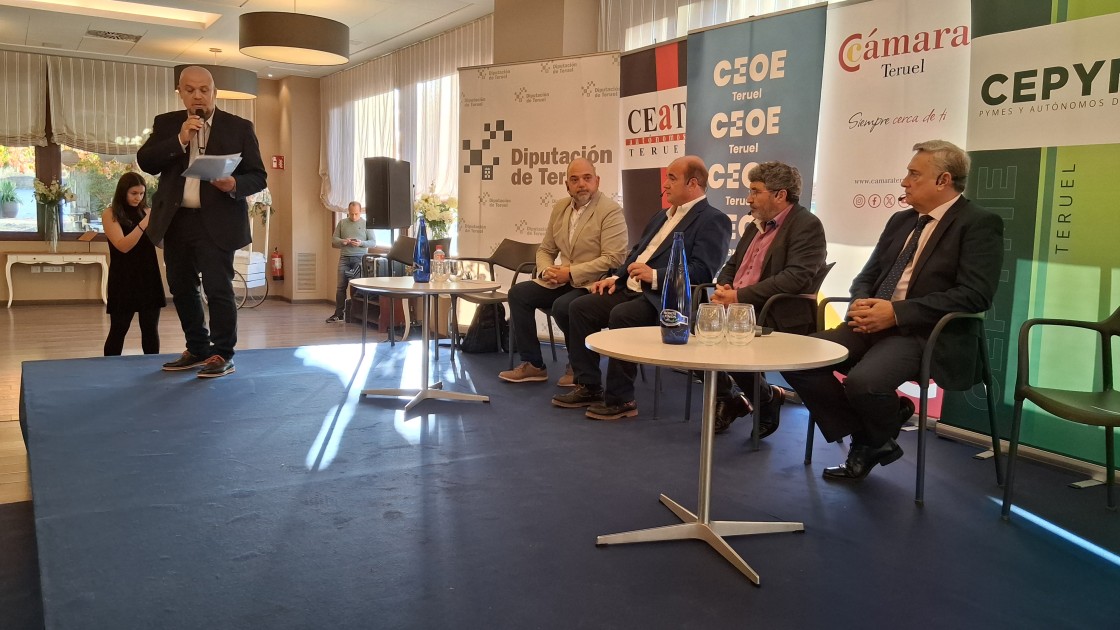 Las organizaciones empresariales llaman a movilizarse por las ayudas al funcionamiento