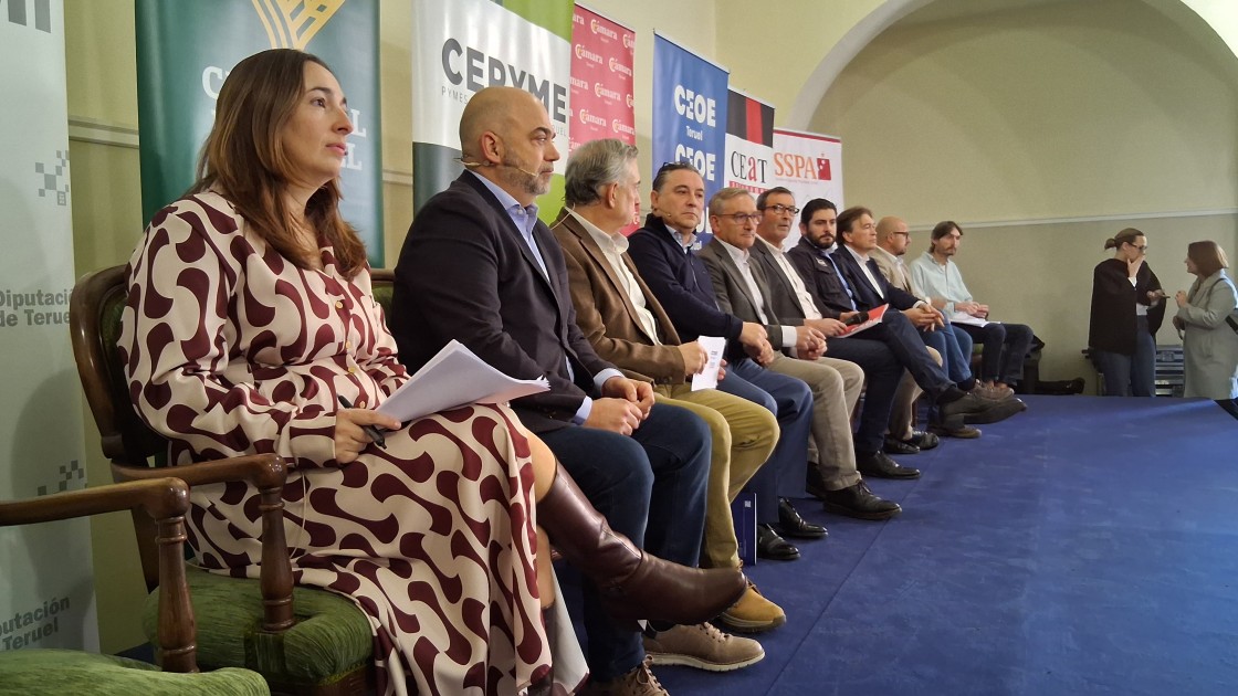 Los empresarios intentarán reunirse con la ministra de Hacienda por las ayudas del 20%