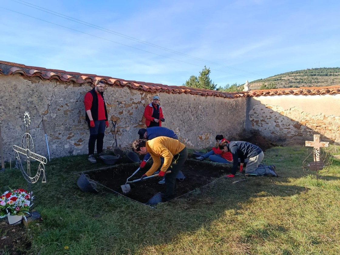 ArqueoAntro busca a los tripulantes del avión republicano derribado en Mosqueruela en 1938