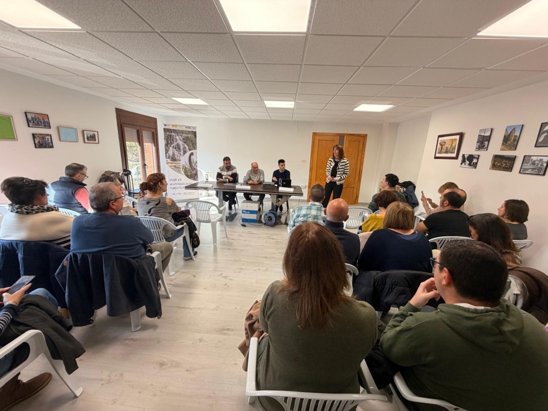 La Comarca Comunidad de Teruel analiza el potencial del turismo rural en una jornada de trabajo en Cubla