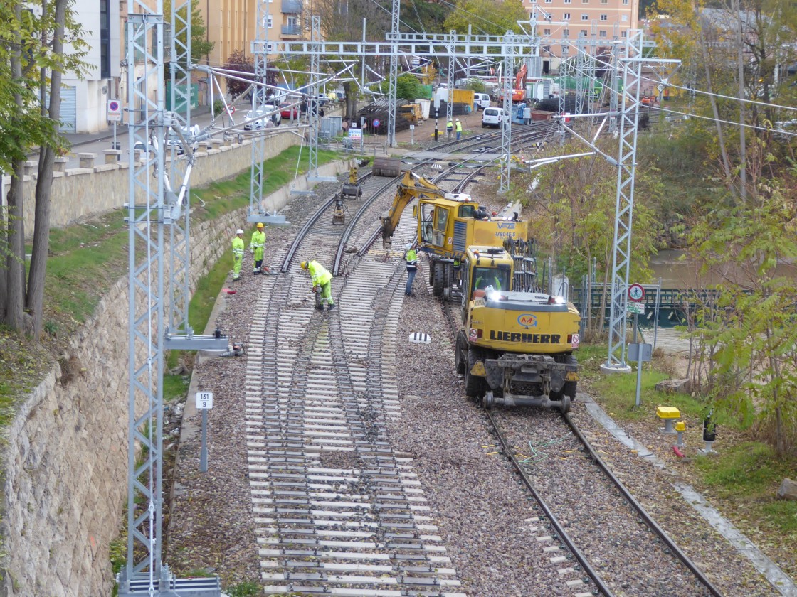 Comienzan a levantar las vías para ganar altura en el puente  de la Equivocación