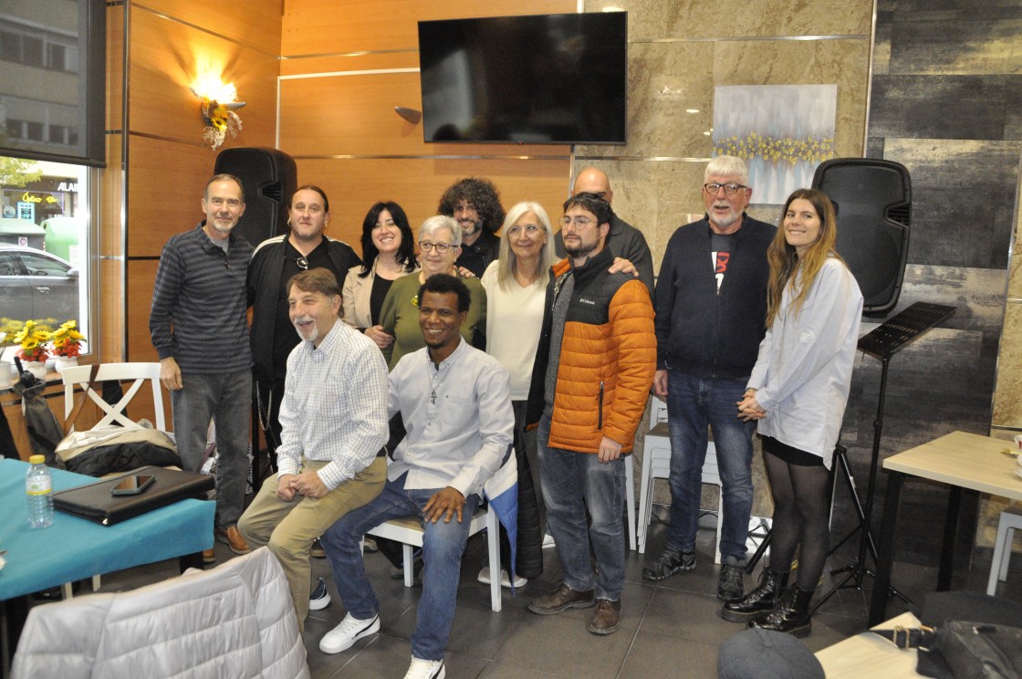 Rosa Báguena y Juan Galve compartieron  sus versos en El Toque de Queda de Teruel