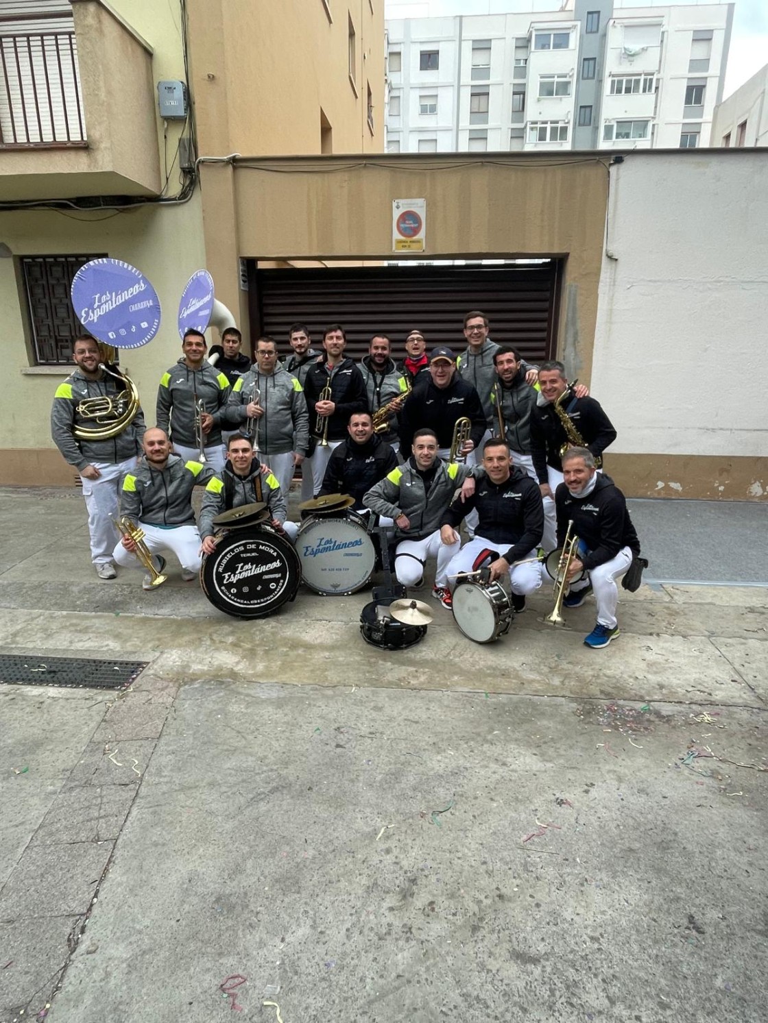 Javier Blasco, líder de la charanga Los Espontáneos: “Las fiestas más exigentes son los Sanjuanes de Soria, donde tocamos 6 días 15 horas diarias”