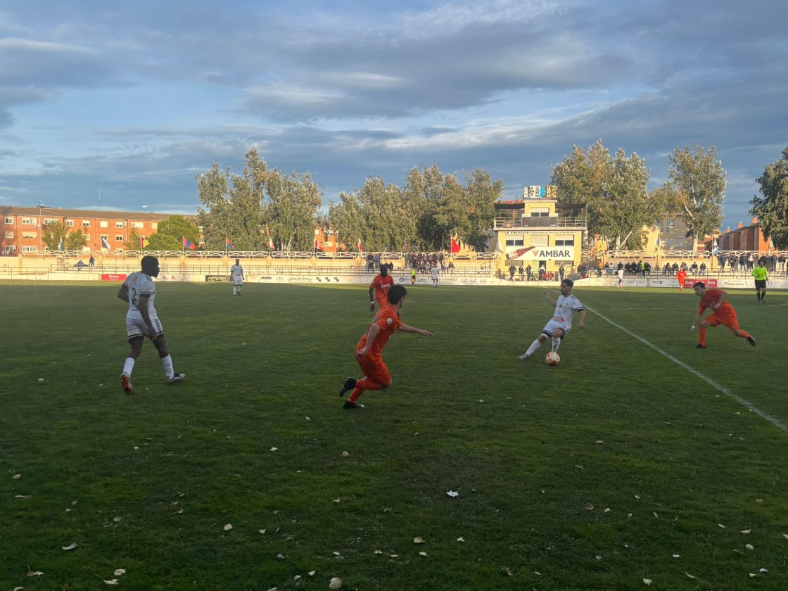 El Andorra remonta en los últimos minutos y vence al Belchite (2-1)