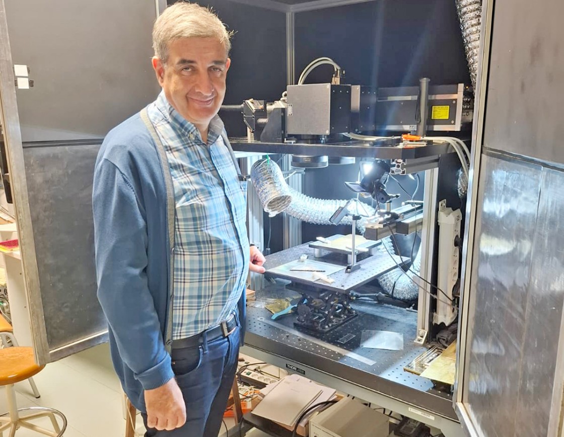 Luis Angurel, profesor del curso de restauración con láser en la Fundación Santa María de Albarracín: “El láser, si se elige el adecuado, se puede emplear para limpiar cualquier tipo de material”