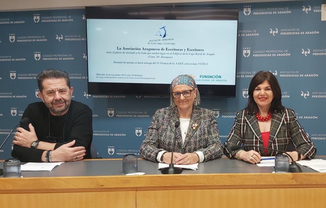 La Asociación Aragonesa de Escritoras y Escritores premia a la revista Turia