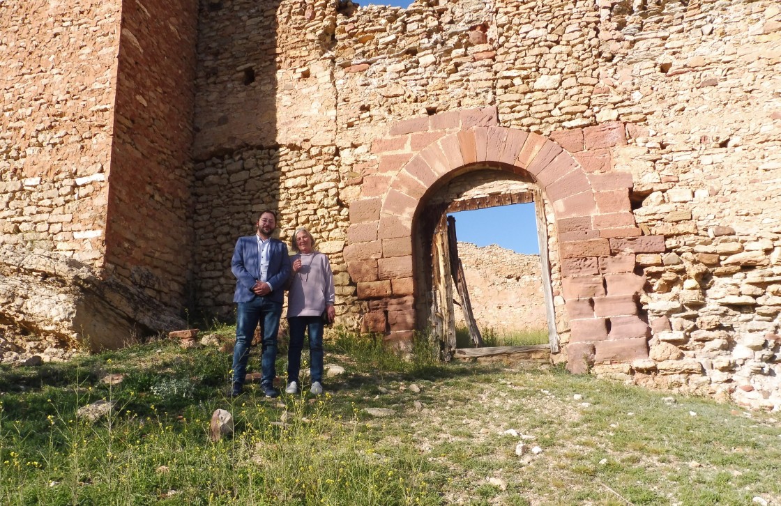 El PSOE pide al Gobierno de Aragón que ayude a Torre de las Arcas a consolidar su castillo