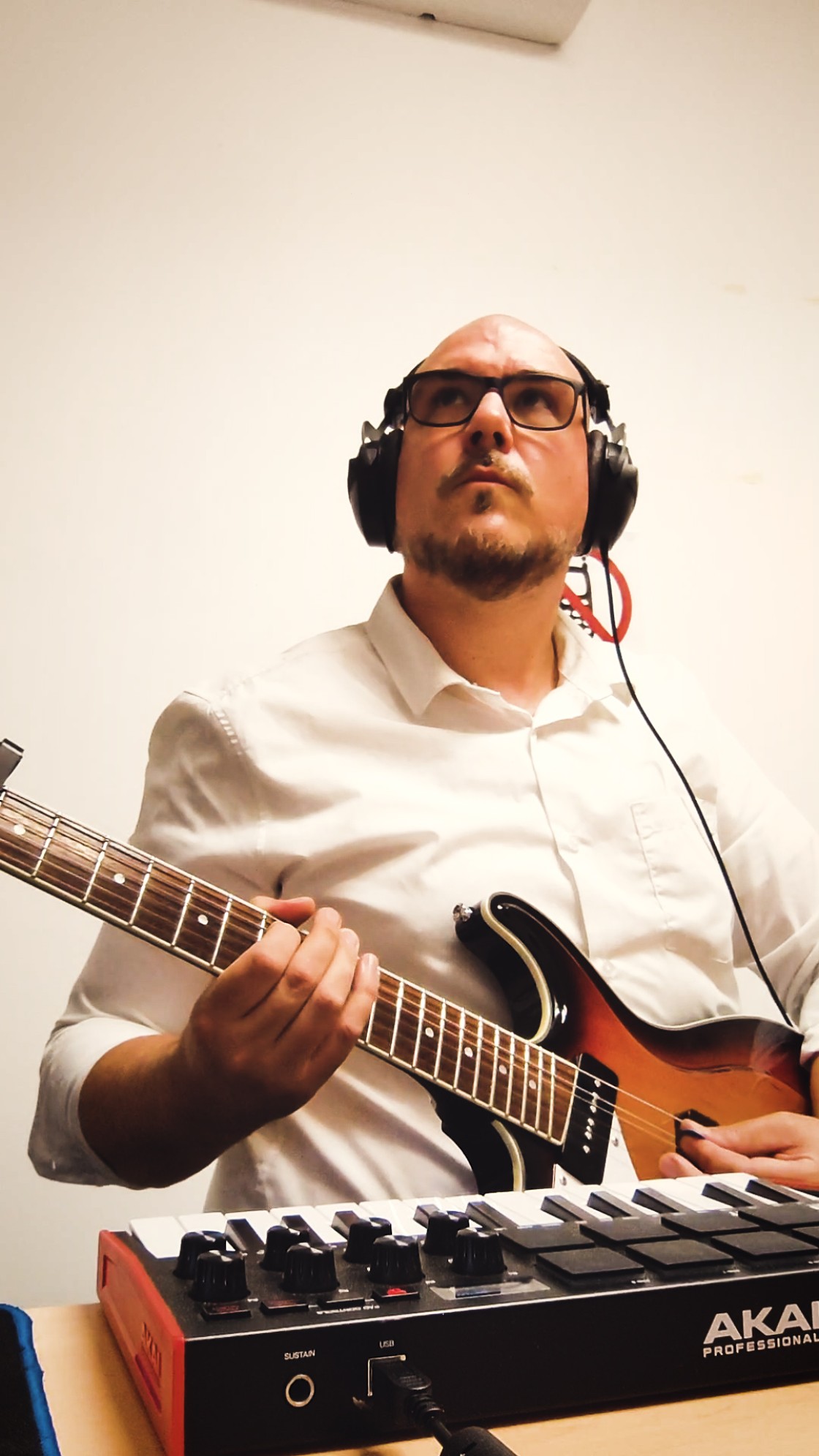 ‘The Lofi Rain Sessions’ y ‘Estaciones de Paso’, el nuevo camino musical de Vicente Delhom