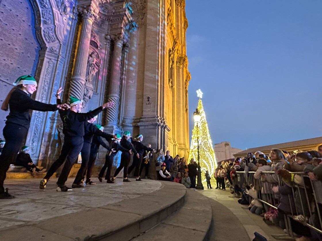La iglesia de Santa María de Alcañiz se convierte este año en escenario del encendido navideño
