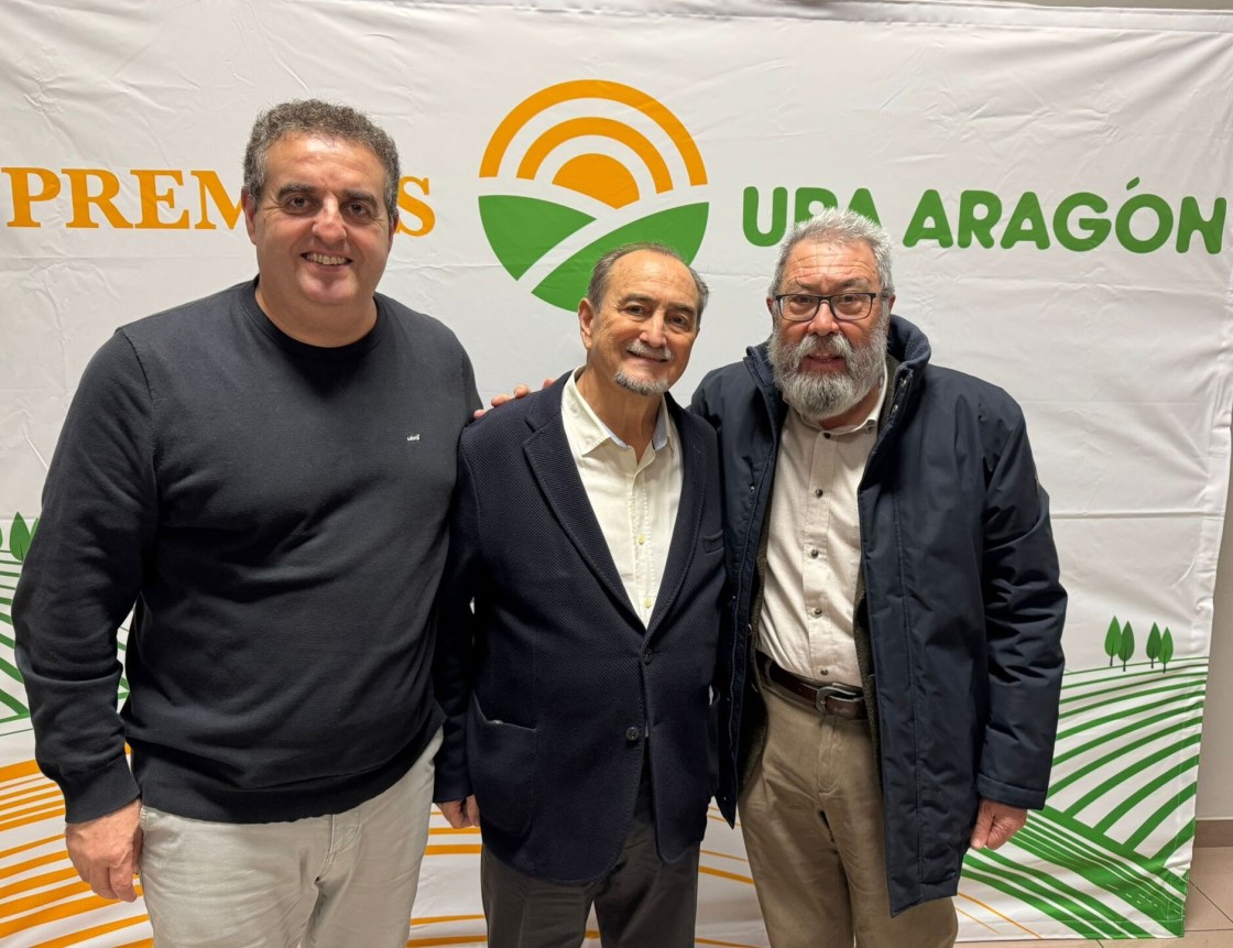 Enrique Bayona recibe el Premio ‘Entre Aguazones y Boiras’ de UPA