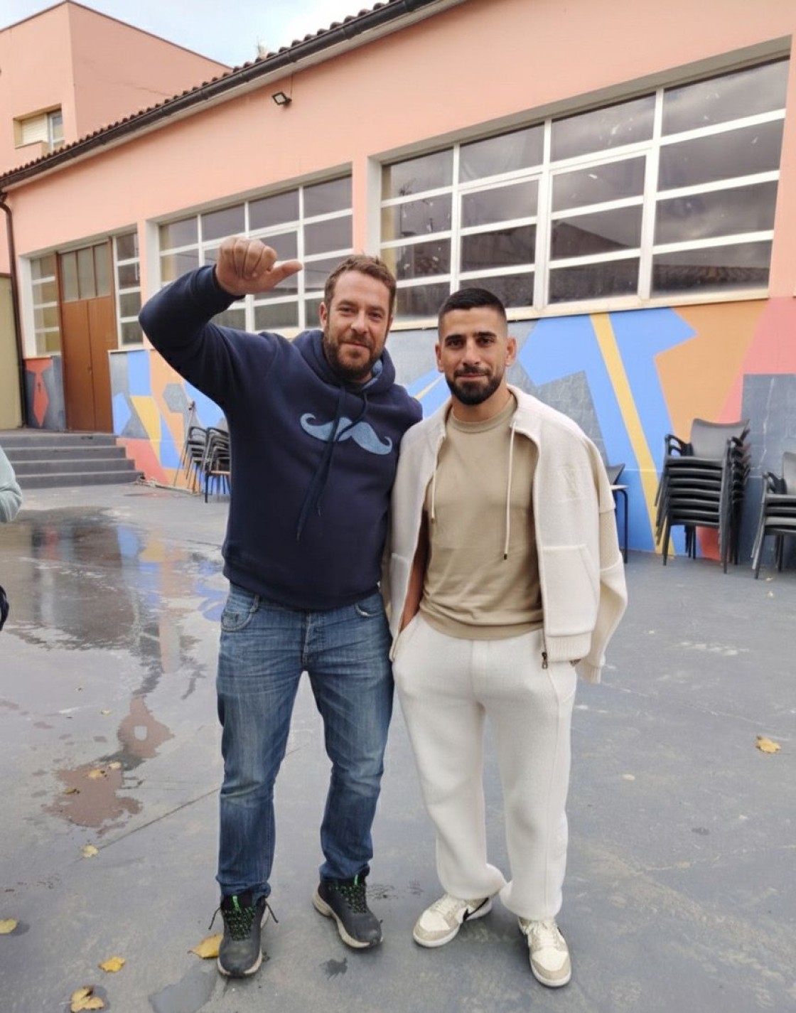 Ilia Topuria sorprende a los vecinos de Fuentes Claras