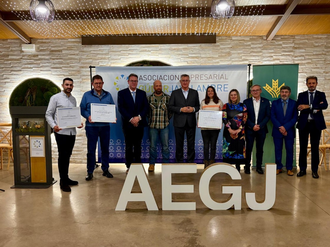 La Asociación Empresarial de Gúdar-Javalambre premia  a Redón, La Albarda y Automóviles Cercós