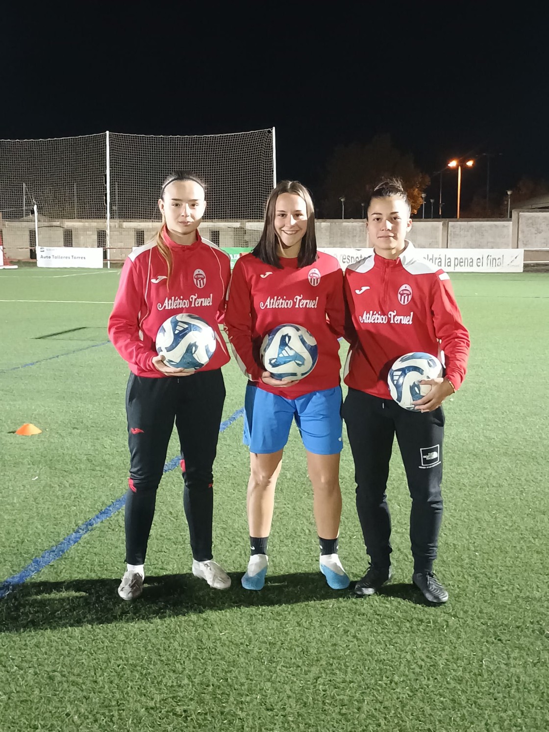 Manuela Muñoz, delantera del Atlético Teruel femenino: “Hacemos todo lo posible por poder compaginar nuestra vida cotidiana con practicar deporte”