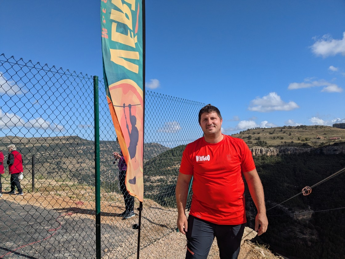 Marcos Jiménez Tirado, gerente de Geoventur y Vértigo Maestrazgo: “La tirolina de Cantavieja ofrece la experiencia de volar como  un pájaro en un paisaje único”