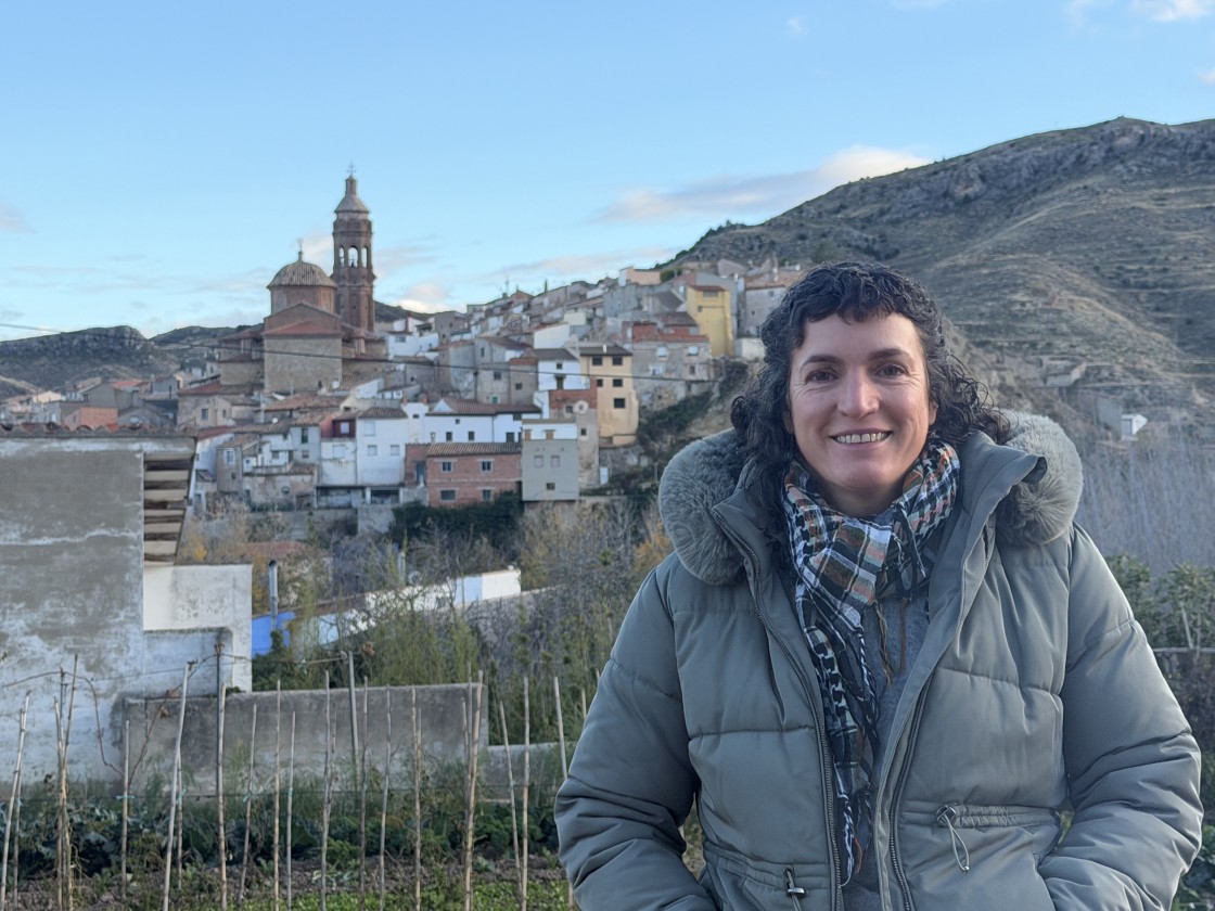 Pilar Carbonell: de disfrutar de los veranos  en Oliete a una vida entera en el pueblo