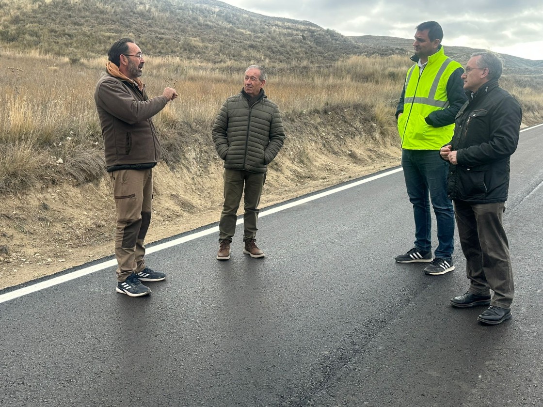 La Diputación Provincial de Teruel mejora el firme de la carretera entre Torre los Negros y Barrachina